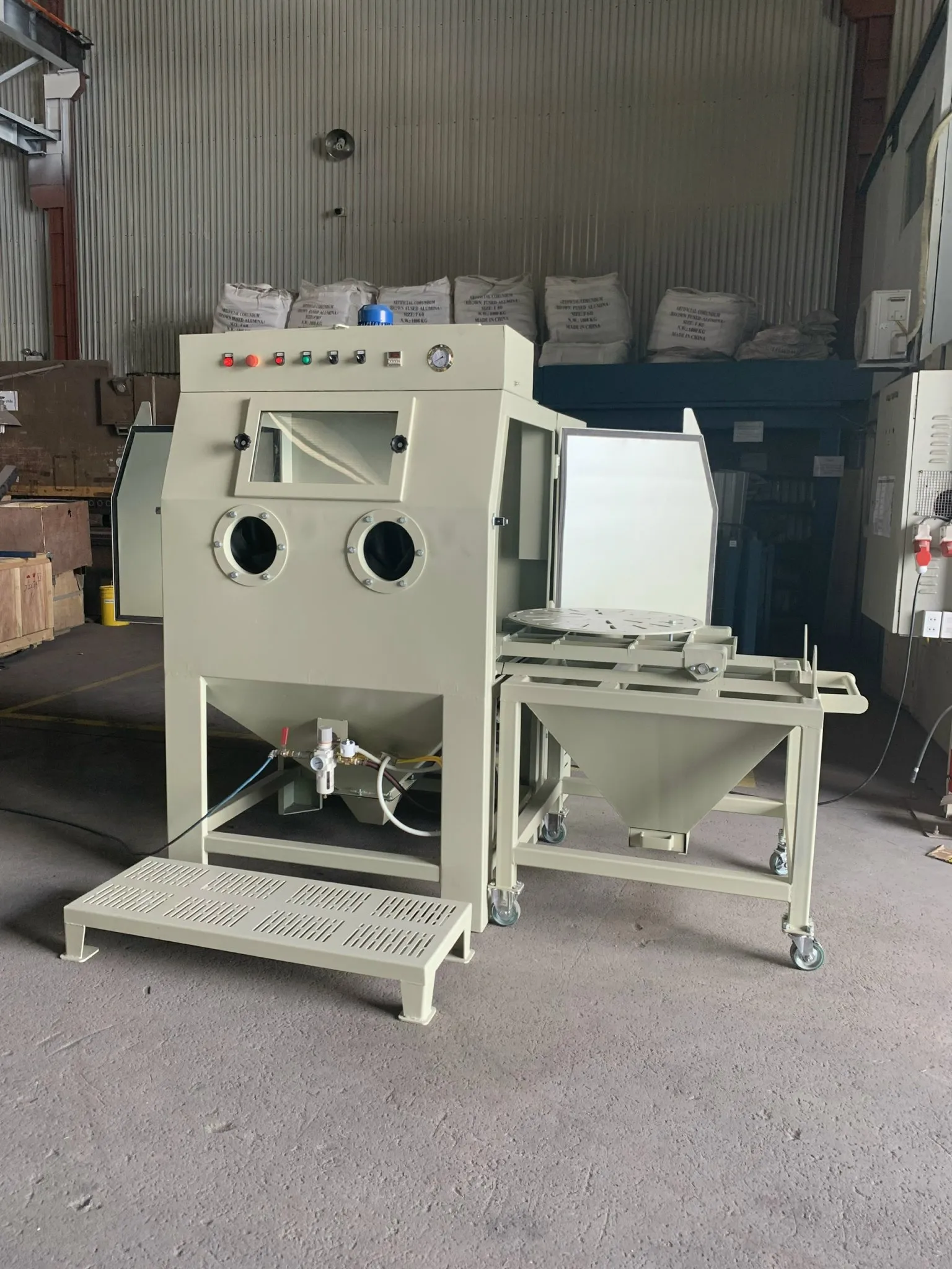 Thiết bị phun cát