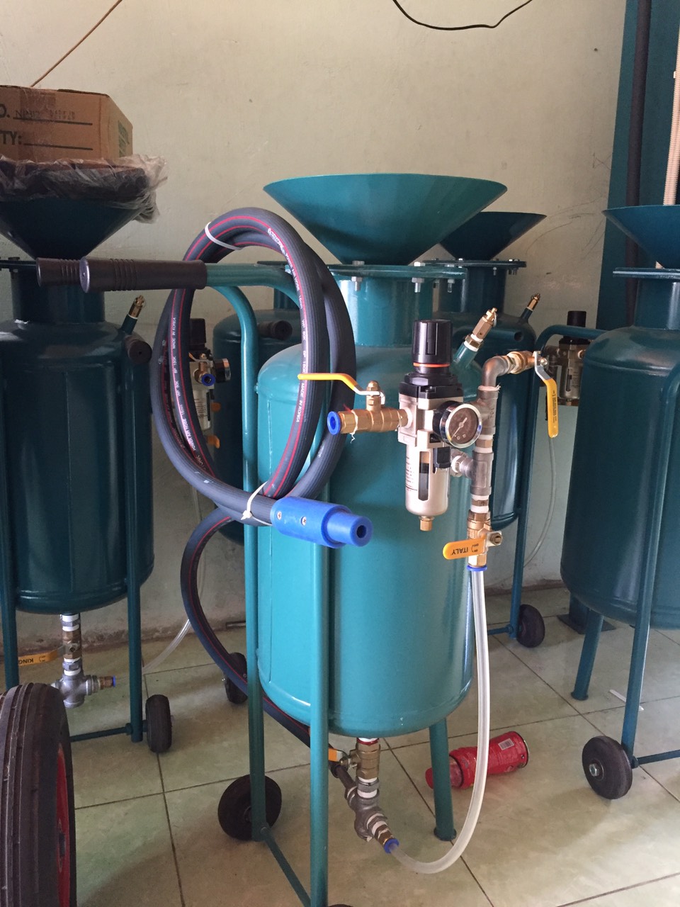 Cối phun cát 25L