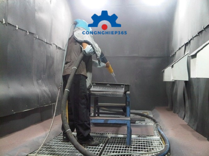 phun bi và phun cát trong xử lý bề mặt